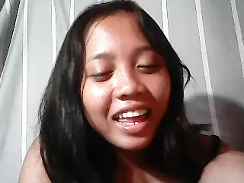 Snapshot of Yours_AsianPinayGirl18 chatting on 06.11.26 Yours AsianPinayGirl18 online show from 06.11.26