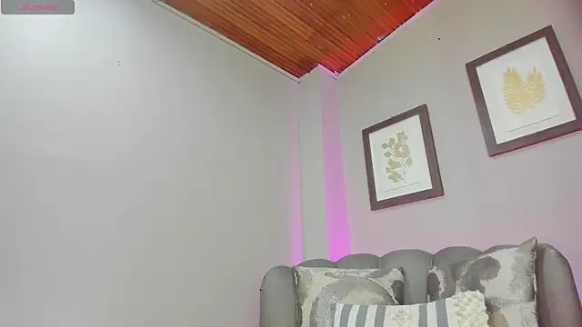 Roxanna moore online show from 06.25.26