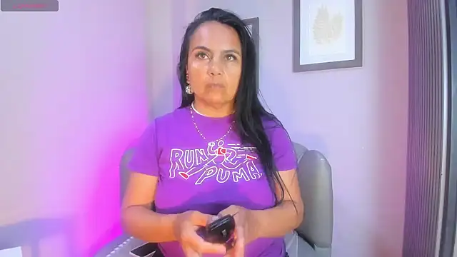 Roxanna moore online show from 06.29.26