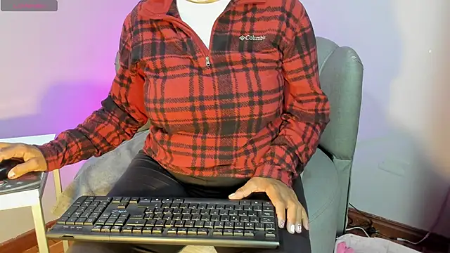 Roxanna moore online show from 07.01.26