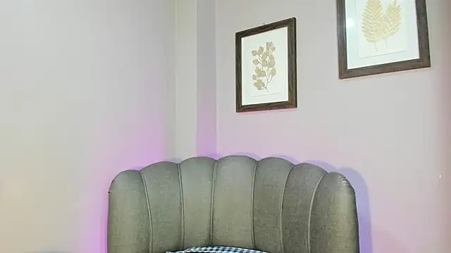 Roxanna moore online show from 07.21.26