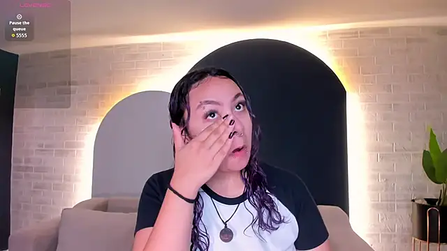 LoiseHarper online show from 06.12.26