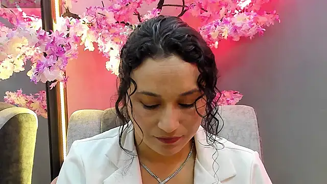 Elizabeth bennett online show from 06.13.26
