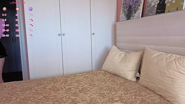 Chanelbayerr online show from 06.06.26