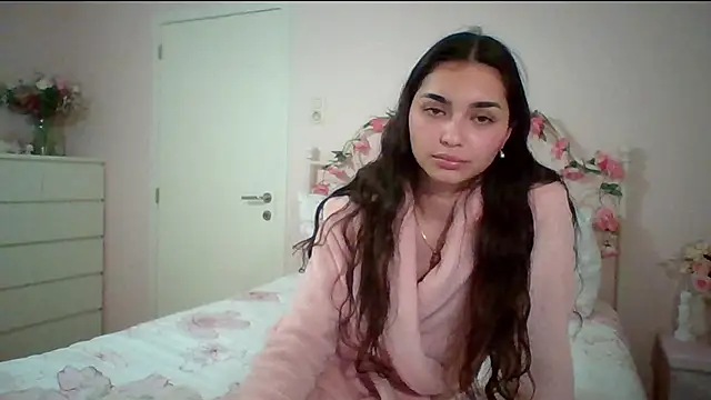 Snapshot of yourbella37 chatting on 05.08.26 yourbella37 online show from 05.08.26