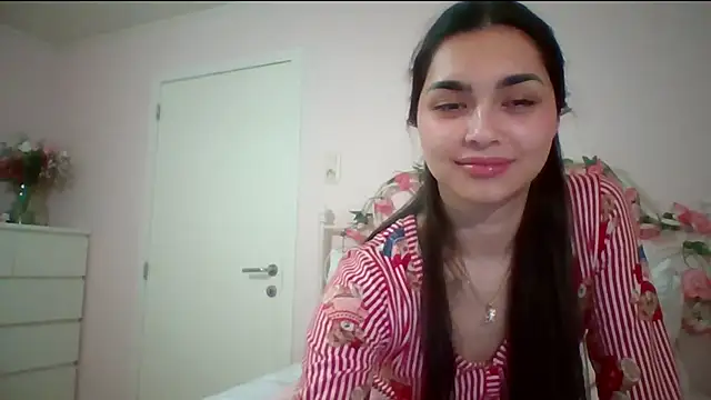 Snapshot of yourbella37 chatting on 05.13.26 yourbella37 online show from 05.13.26