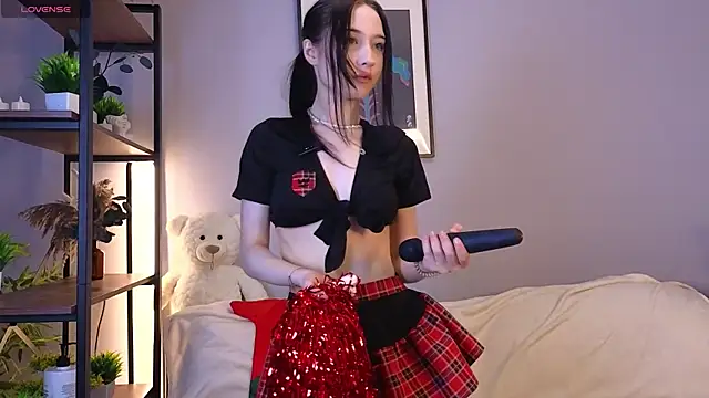 Snapshot of Rose_verby chatting on 06.18.26 Rose verby online show from 06.18.26