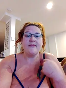 Snapshot of petitelionne1 chatting on 05.24.26 petitelionne1 online show from 05.24.26