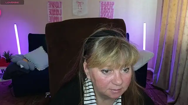 Snapshot of Melania_Cook chatting on 05.16.26 Melania Cook online show from 05.16.26