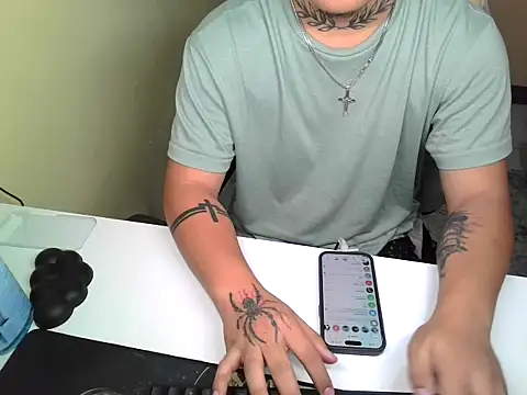 Snapshot of Ashtonfuckingboi chatting on 06.01.26 Ashtonfuckingboi online show from 06.01.26