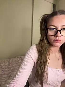 daisycollins online show from 06.12.26