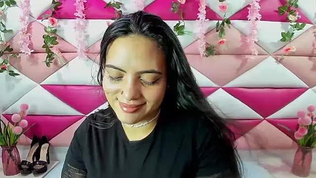 Isabella Mora  online show from 06.06.26