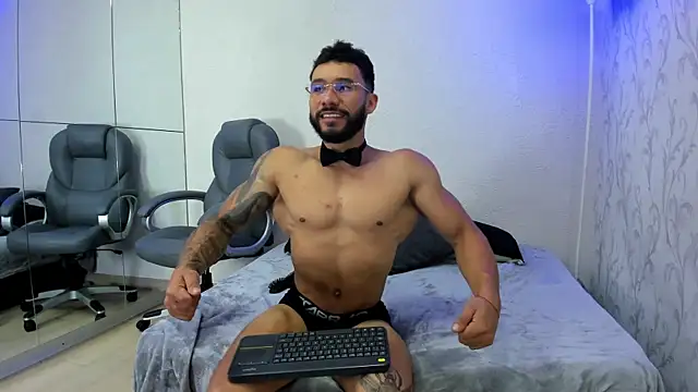 Snapshot of Axel_power_ chatting on 05.21.26 Axel power online show from 05.21.26