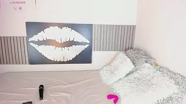 Karlie moore  online show from 06.20.26