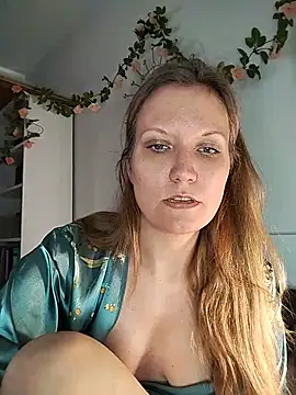 Snapshot of Candy_Cougar chatting on 07.14.26 Candy Cougar online show from 07.14.26