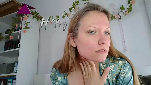 Snapshot of Candy_Cougar chatting on 07.25.26 Candy Cougar online show from 07.25.26