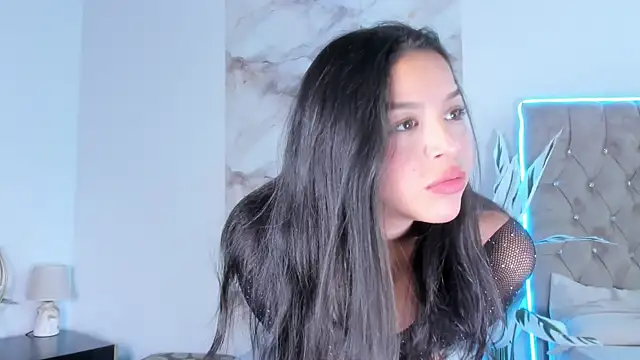 Clara4w online show from 06.21.26