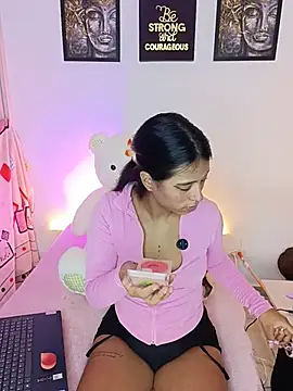 Snapshot of Raven_stonee01 chatting on 06.18.26 Raven stonee01 online show from 06.18.26