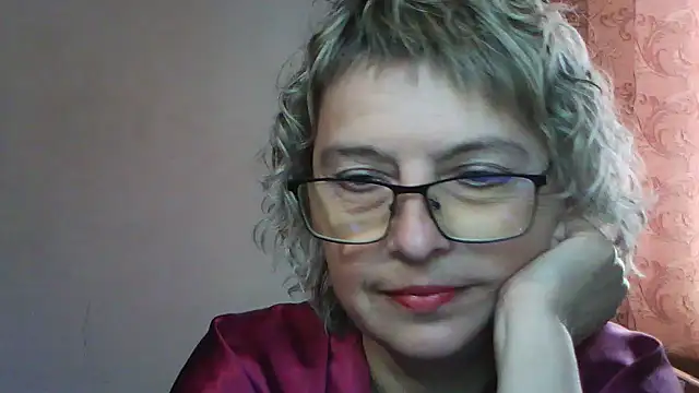 Snapshot of ElizabethGorden chatting on 06.15.26 ElizabethGorden online show from 06.15.26