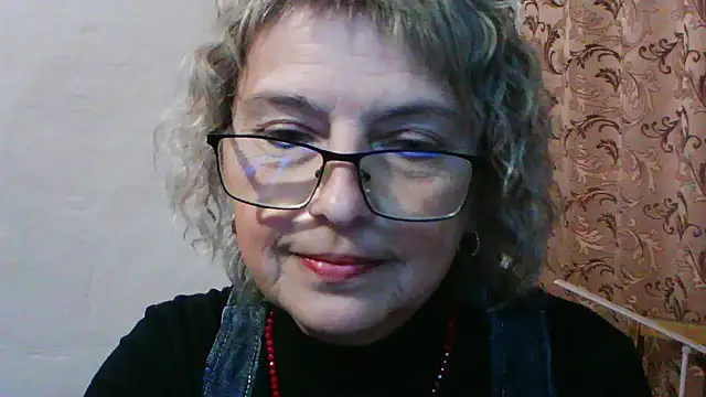 Snapshot of ElizabethGorden chatting on 06.16.26 ElizabethGorden online show from 06.16.26