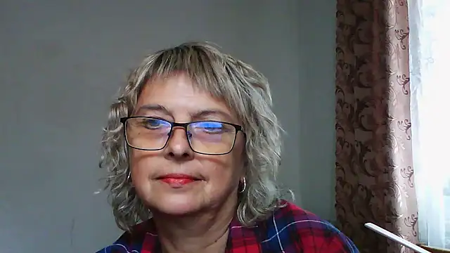 Snapshot of ElizabethGorden chatting on 07.28.26 ElizabethGorden online show from 07.28.26