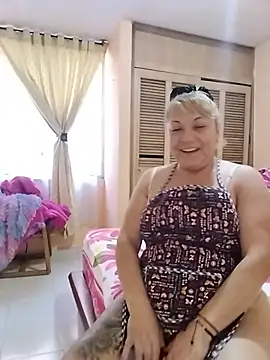 Snapshot of Venuss_Milf chatting on 06.20.26 Venuss Milf online show from 06.20.26