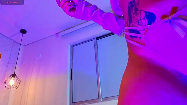 Snapshot of Ey_Im_simone_ chatting on 05.31.26 Ey Im simone online show from 05.31.26