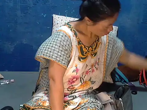 hotchilimom online show from 02.22.26