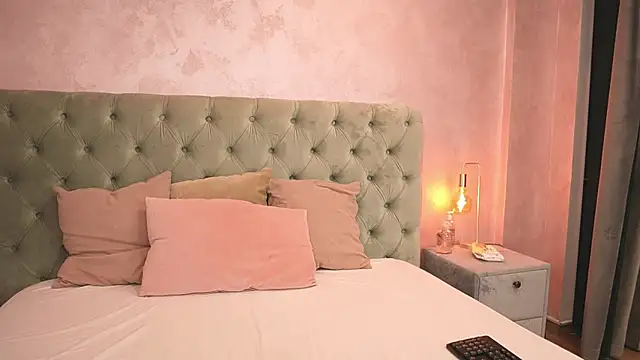 LeilaBie online show from 07.15.26