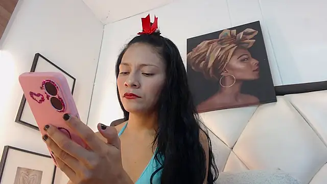 Snapshot of Karol_Wilde chatting on 06.22.26 Karol Wilde online show from 06.22.26