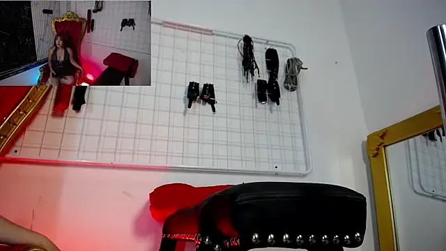 Snapshot of Aiiko_Domme chatting on 05.16.26 Aiiko Domme online show from 05.16.26