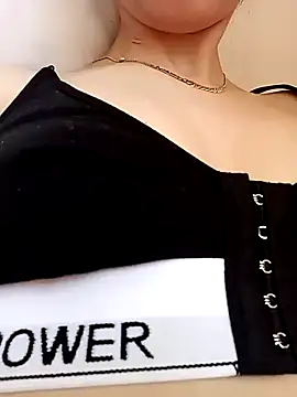 Louulou Hotgirl online show from 05.19.26