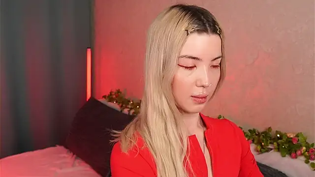 LindaThackerr online show from 05.14.26