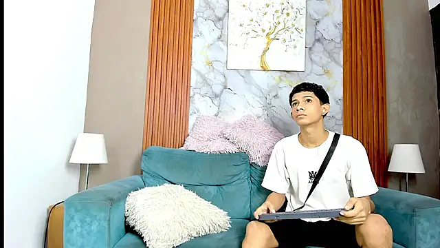 Snapshot of TWINKS_BOYSX chatting on 05.25.26 TWINKS BOYSX online show from 05.25.26