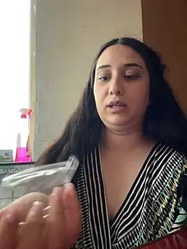 Snapshot of ICEDGLOSS chatting on 06.19.26 ICEDGLOSS online show from 06.19.26