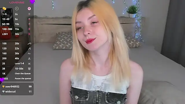 Snapshot of Diiana_Daviis chatting on 07.30.26 Diiana Daviis online show from 07.30.26