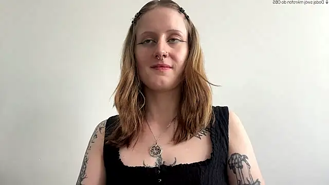 Snapshot of LaraLovely chatting on 06.04.26 LaraLovely online show from 06.04.26