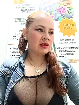 Snapshot of VANESSA__28 chatting on 06.25.26 VANESSA 28 online show from 06.25.26