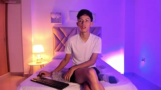 Snapshot of Baby_noahtt chatting on 06.13.26 Baby noahtt online show from 06.13.26