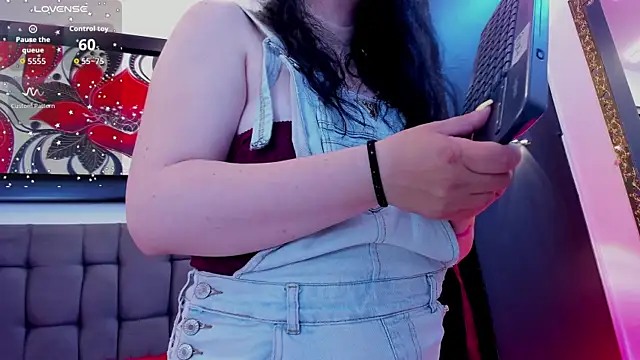 Snapshot of CloeMature chatting on 06.26.26 CloeMature online show from 06.26.26
