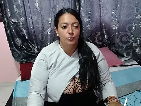 Snapshot of FabritziAPiel chatting on 05.16.26 FabritziAPiel online show from 05.16.26