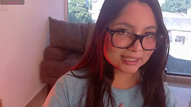 Snapshot of Eva-Apple chatting on 06.19.26 Eva-Apple online show from 06.19.26
