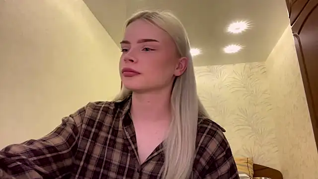 ShainaJoens online show from 05.06.26
