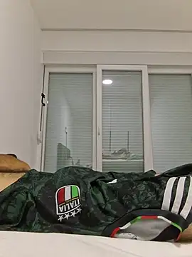 Snapshot of kurdishboy69 chatting on 06.26.26 kurdishboy69 online show from 06.26.26