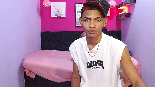 Snapshot of black_twinks chatting on 06.25.26 black twinks online show from 06.25.26