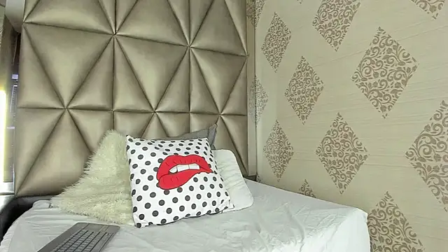 Snapshot of Violett_Carter chatting on 07.31.26 Violett Carter online show from 07.31.26