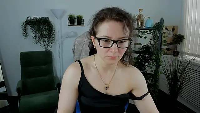 AureliaGleam online show from 06.12.26