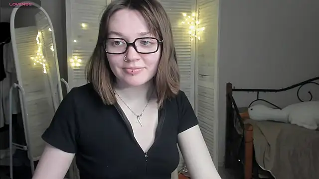 Snapshot of RinaSXY chatting on 06.16.26 RinaSXY online show from 06.16.26