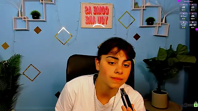 Snapshot of shadow_kiss_ chatting on 06.30.26 shadow kiss online show from 06.30.26