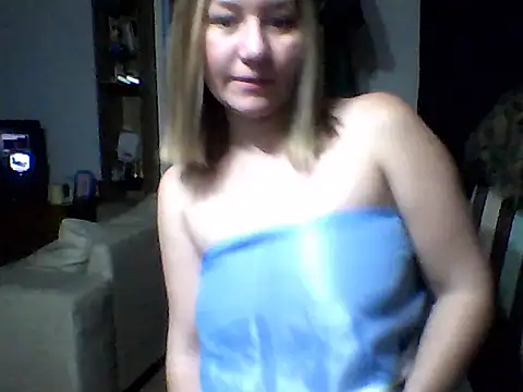 Snapshot of AllisonLove2 chatting on 06.17.26 AllisonLove2 online show from 06.17.26